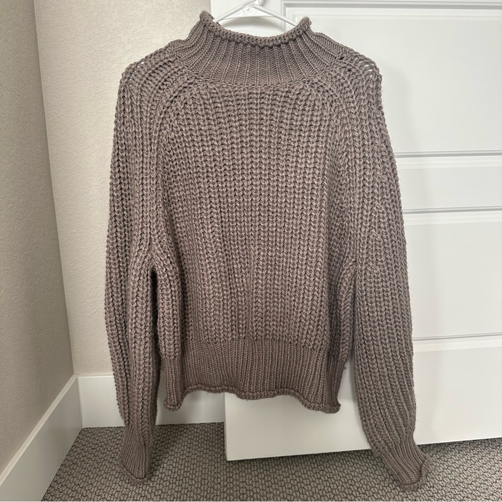 H&M NWT Olive Gray Green Chunky Knit Sweater Oversized Top Large Turtleneck